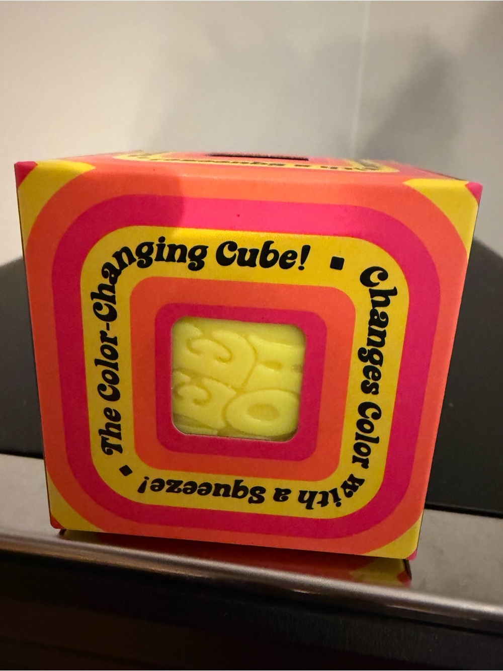 NeeDoh Color Change Cube- yellow